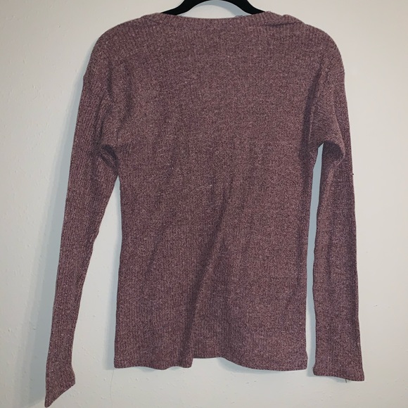 Heathered button up top with pocket - Picture 4 of 4